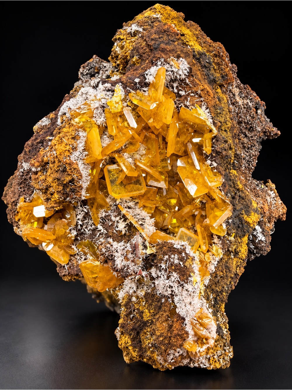 Wulfenite specimen